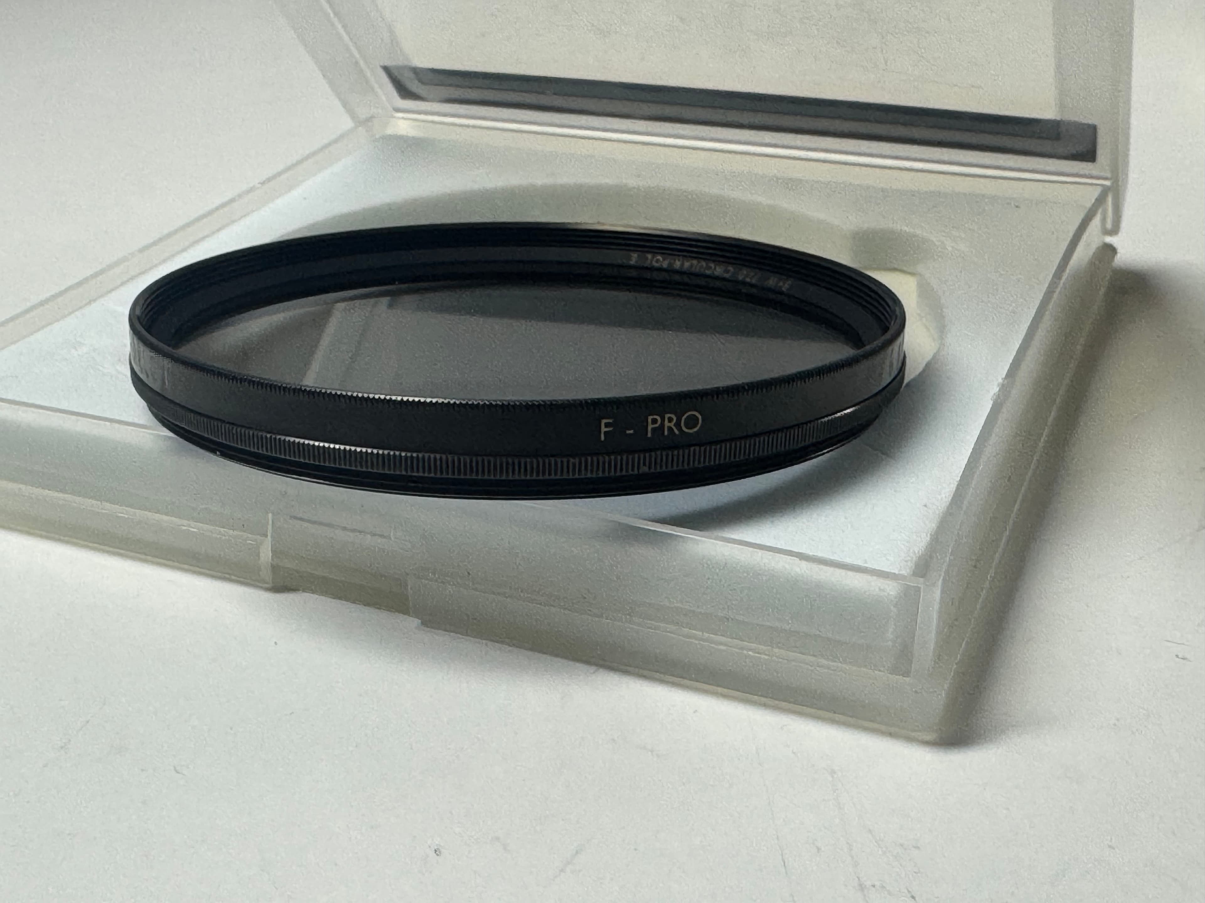 B&W Zirkular-Polfilter E 77 mm F-Pro